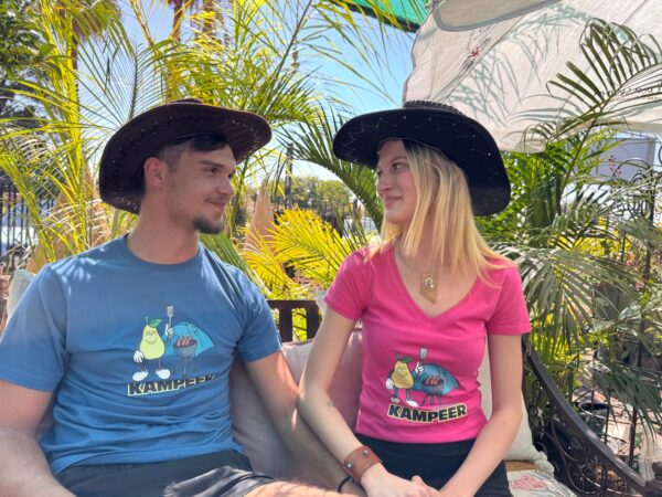 Ladies V-neck T-shirt | Kampeer | Pink - Image 2